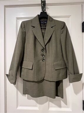 Evan Picone Olive Tailored Blazer